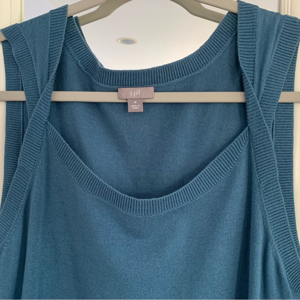 JJill womens top with cute twisted straps, size medium, EUC, silk and cotton